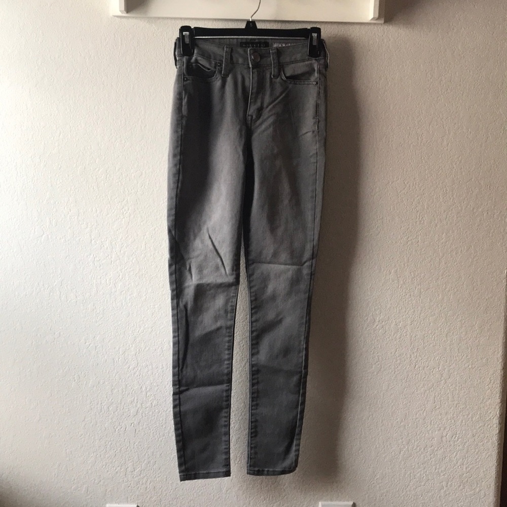 Grey jeggings